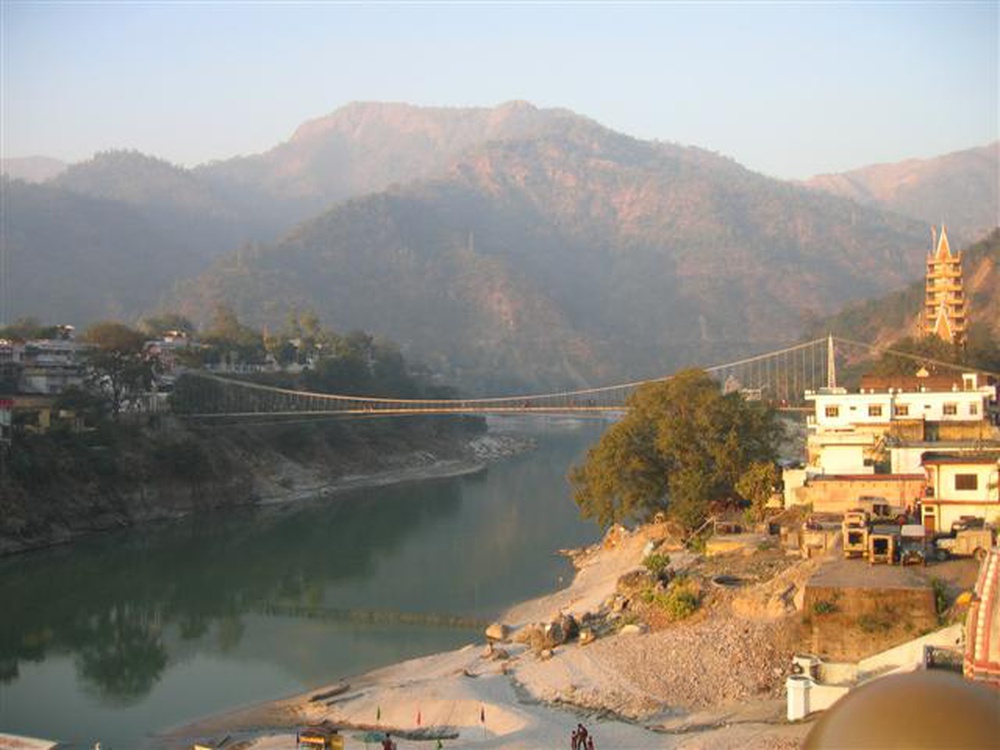 lakshman_jhula_6_small.jpg