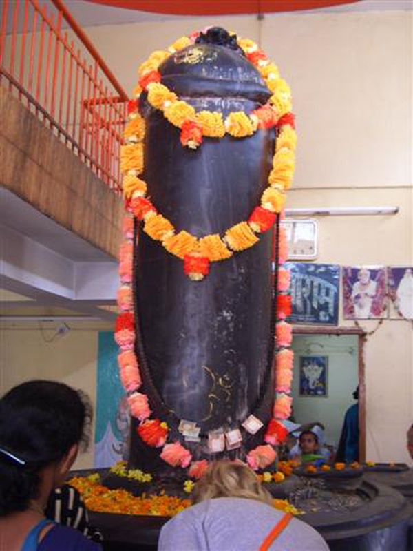 lingam2_small.jpg