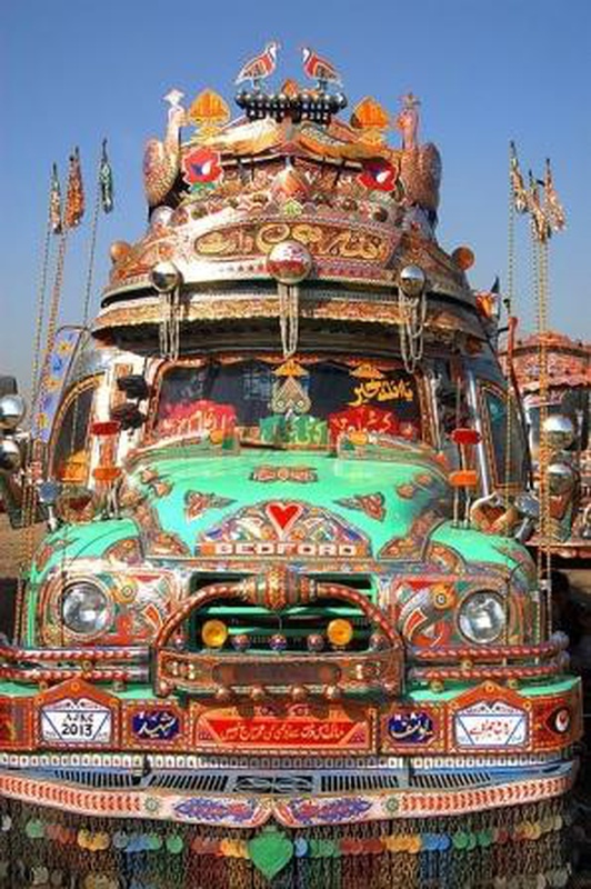 Pakistan_cars__buses.jpg