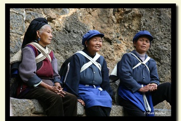 Naxi_Women_Shi_Tou_Cheng_Lijiang.jpg