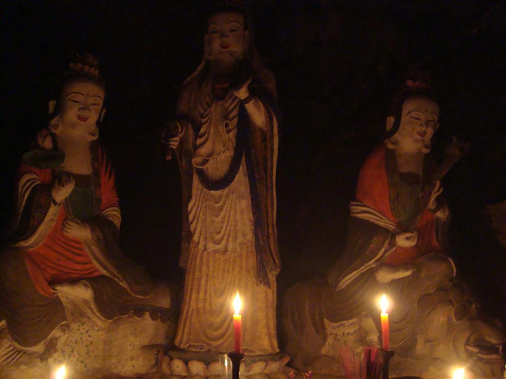 При свечах...