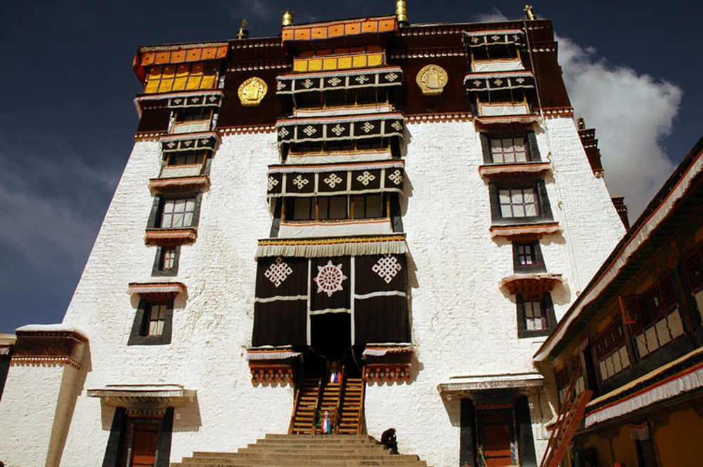 Potala.jpg