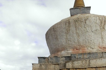 Ступа на территории монастыря Толинг (Тибет, 2015 г.)