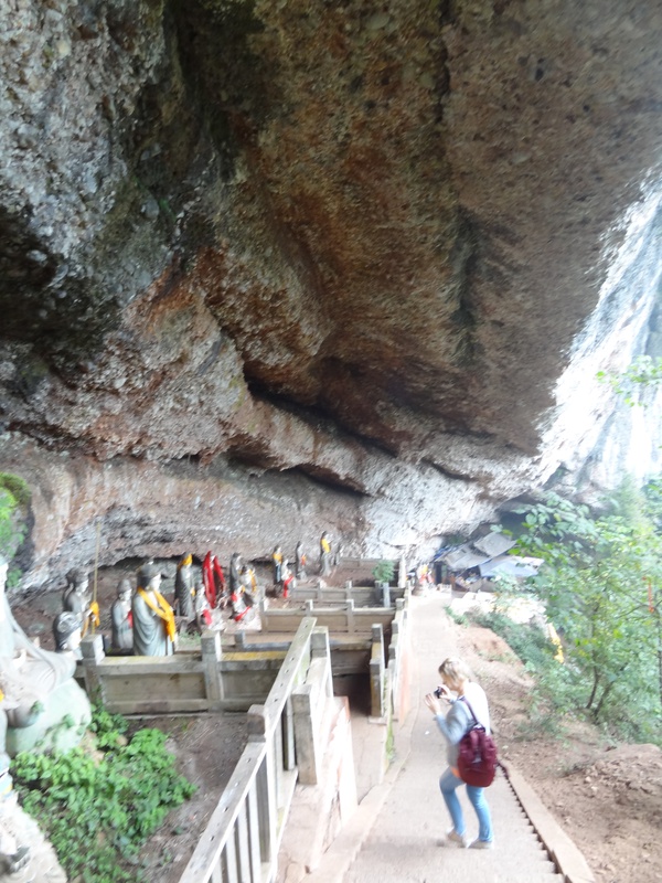 В пещере многих образов Гуаньинь