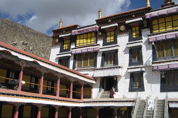 Drepung.jpg