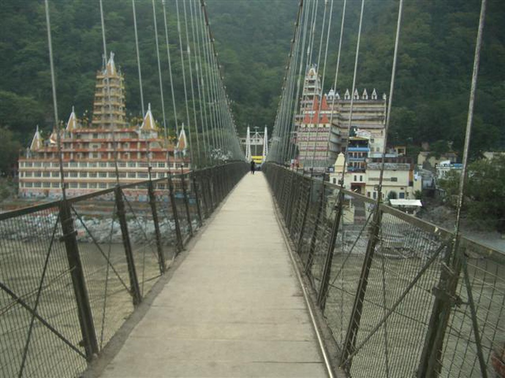 lakshman_jhula_5_small.jpg