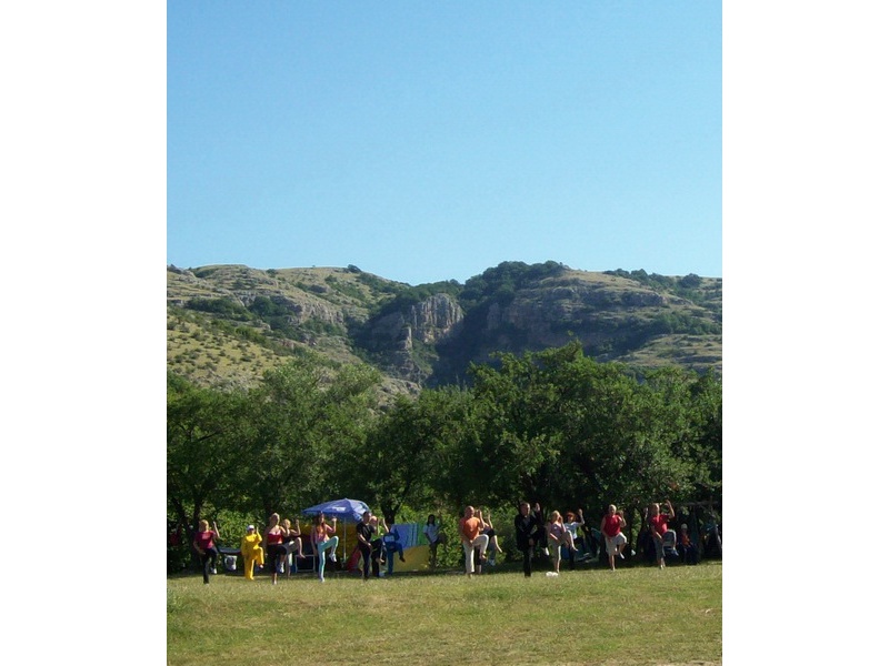 Цигун, йога, тайцзи в летнем лагере в Крыму возле "Красные пещеры" с 1 июля по 15 августа