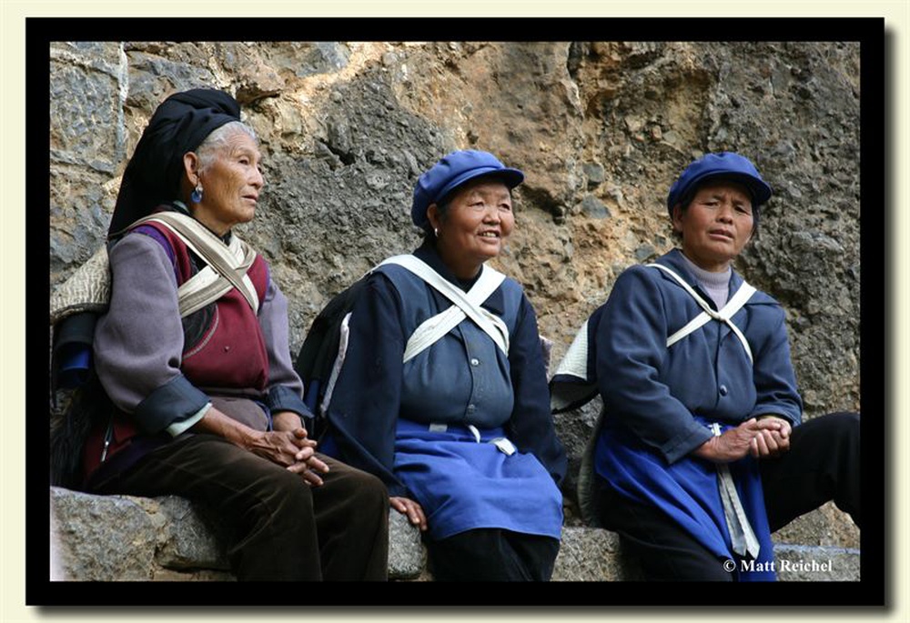 Naxi_Women_Shi_Tou_Cheng_Lijiang.jpg