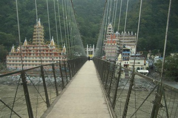 lakshman_jhula_5_small.jpg