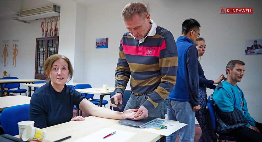 работаем с гуаша...